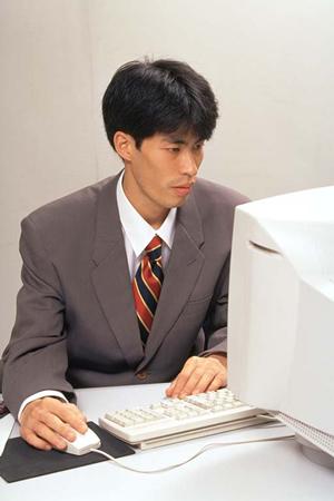 社内研修の内製化を成功させるためのステップバイステップガイドと効果的な戦略